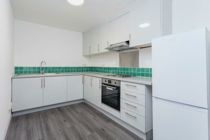 1 Bedroom Flat To Rent In Forest Road, Walthamstow, E17
