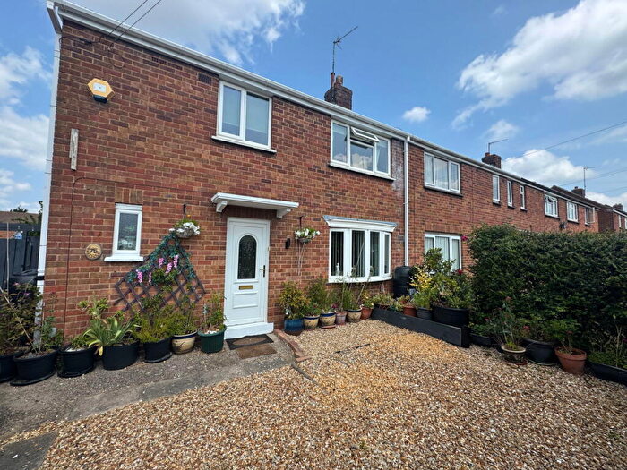 3 Bedroom End Of Terrace House For Sale In Upper Queen Street, Rushden, NN10