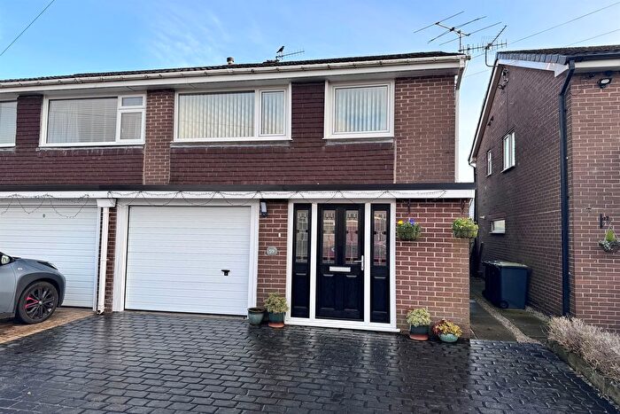 3 Bedroom Semi Detached House For Sale In Frith View, Chapel-En-Le-Frith, High Peak, SK23