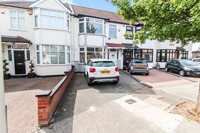 3 Bedroom House To Rent In Belgrave Avenue, Gidea Park, Romford, RM2