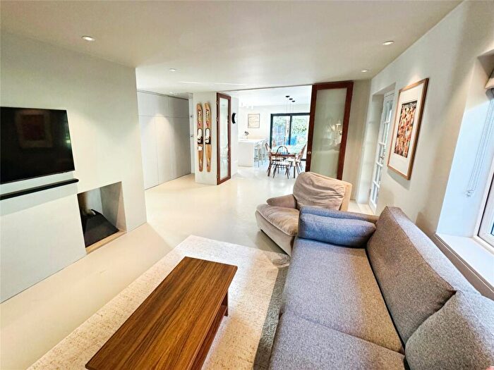 3 Bedroom Bungalow For Sale In Sawyers Close, Winchester, Hampshire, SO22