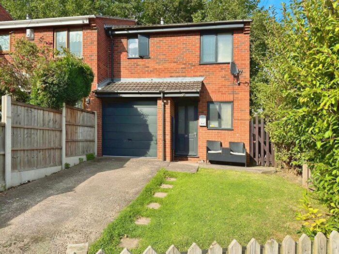 3 Bedroom Town House To Rent In Lodge Close, Redhill, NG5