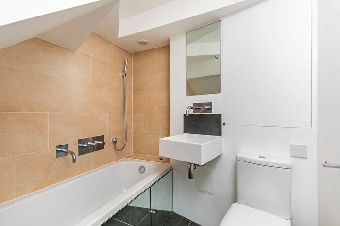1 Bedroom Semi-Detached House To Rent In Fordington Avenue, Winchester, SO22