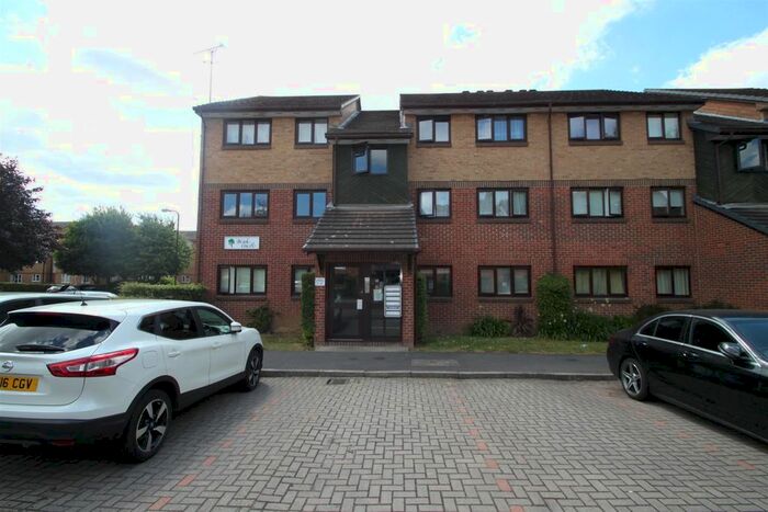 2 Bedroom Flat To Rent In Higham Station Avenue, London, E4