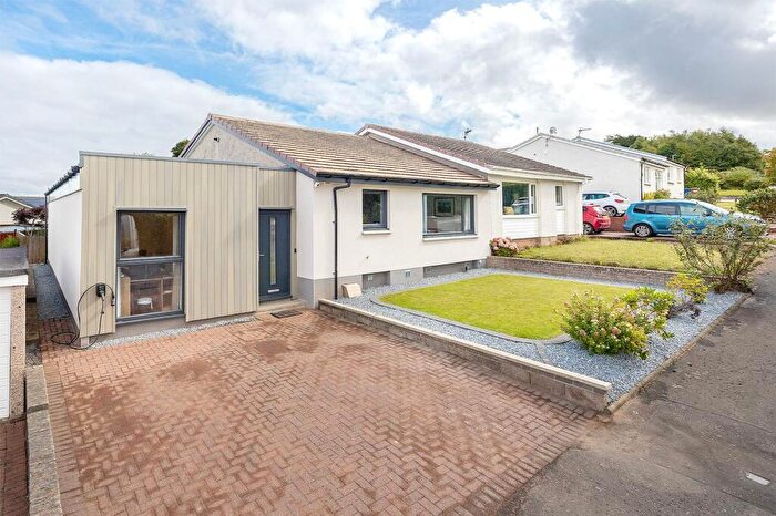 4 Bedroom Semi-Detached House For Sale In Deanburn Road, Linlithgow, EH49