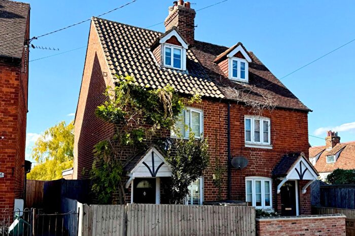 2 Bedroom Semi Detached House For Sale In Grove Street, Wantage, OX12