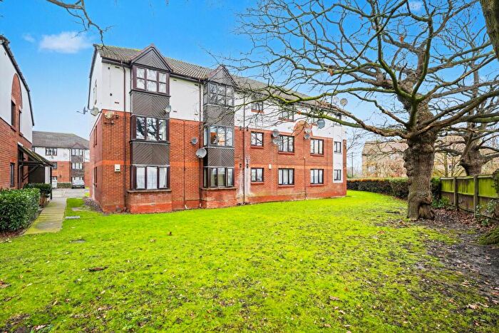 1 Bedroom Flat For Sale In St. Pauls Rise, London, N13