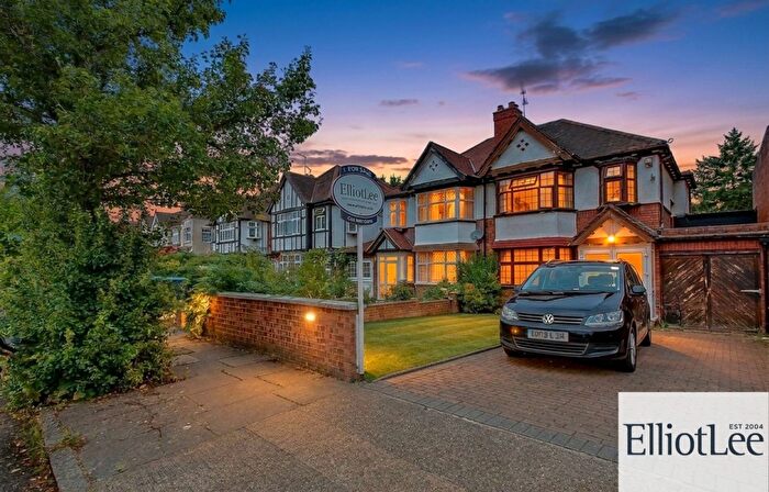 3 Bedroom Semi-Detached House For Sale In Norval Road, Wembley, HA0