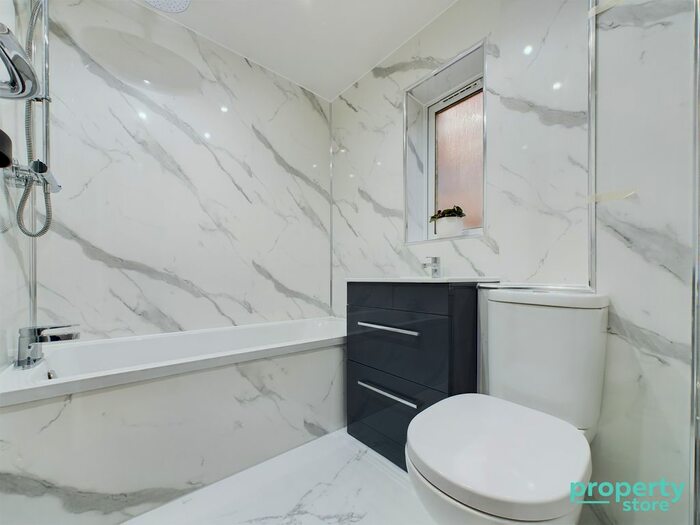 2 Bedroom Flat To Rent In Skerne Grove, East Kilbride, South Lanarkshire, G75