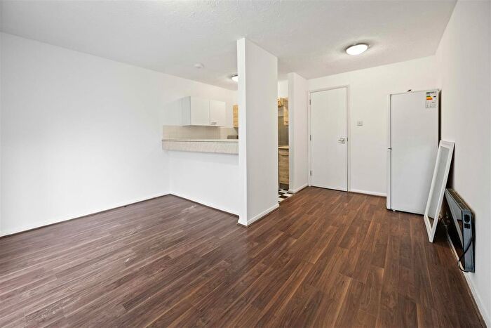 1 Bedroom Flat To Rent In Harp Island Close, London, NW10