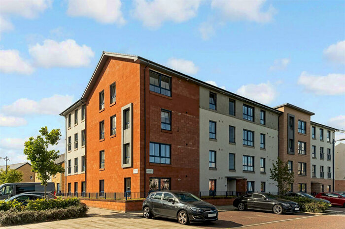 2 Bedroom Apartment To Rent In Richmond Park Terrace, Oatlands, G5