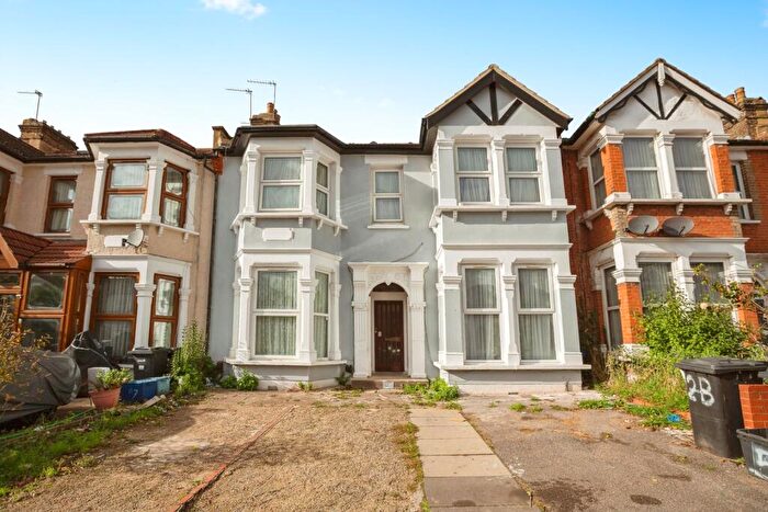 2 Bedroom Terraced House For Sale In De Vere Gardens, Ilford, IG1