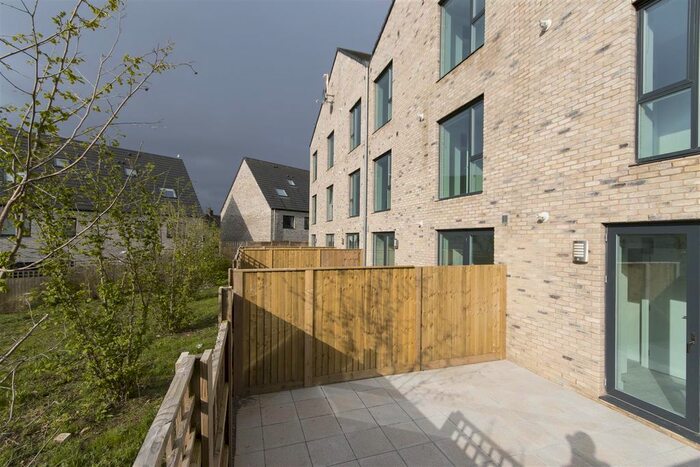 1 Bedroom Flat To Rent In Key Worker Accommodation, Honeysuckle Walk, Southmead, Bristol, BS10