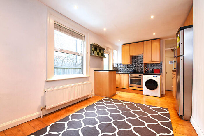 1 Bedroom Flat To Rent In Devonshire Road, SE23