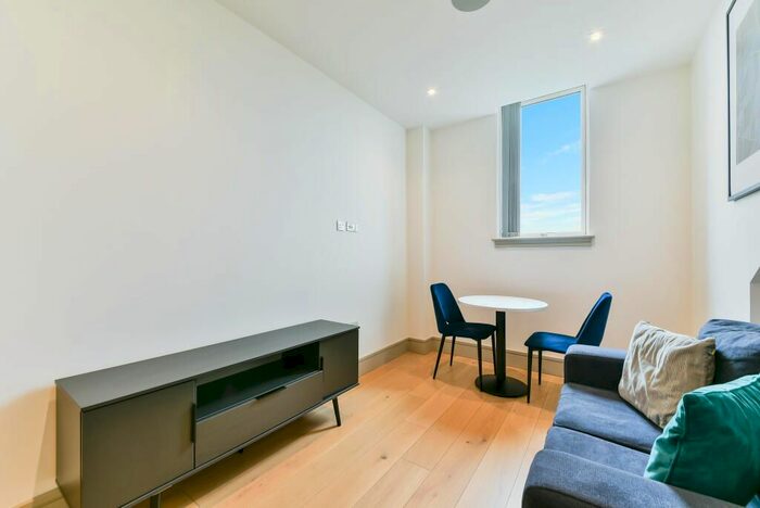 1 Bedroom Flat To Rent In Broad House, Imperial Drive, HA2