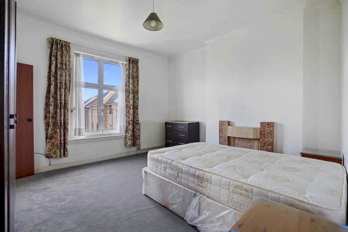 1 Bedroom Flat To Rent In Lime Grove, Shepherds Bush, London, W12