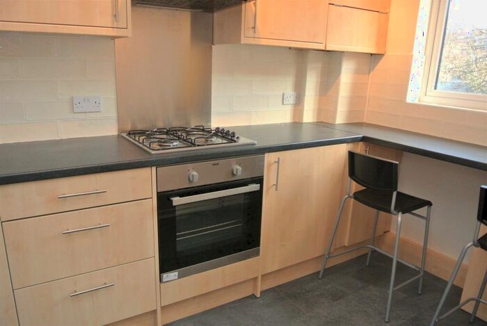 2 Bedroom Apartment To Rent In Woking, GU22
