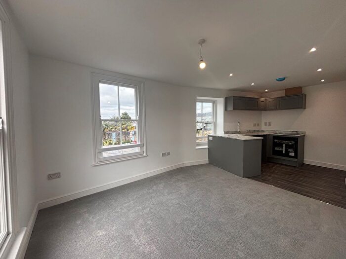 1 Bedroom Flat To Rent In Fairfield House, Honiton, EX14