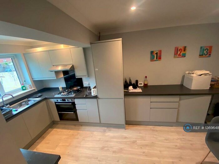 4 Bedroom Semi-Detached House To Rent In Willow Way, Guildford, GU1