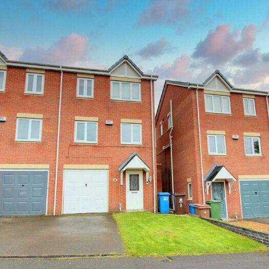 3 Bedroom Semi-Detached House To Rent In Dewberry Gardens, Forest Town, NG19