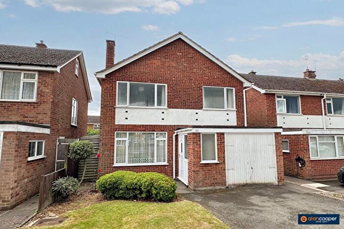3 Bedroom Detached House For Sale In St. Nicolas Park Drive, Nuneaton, CV11