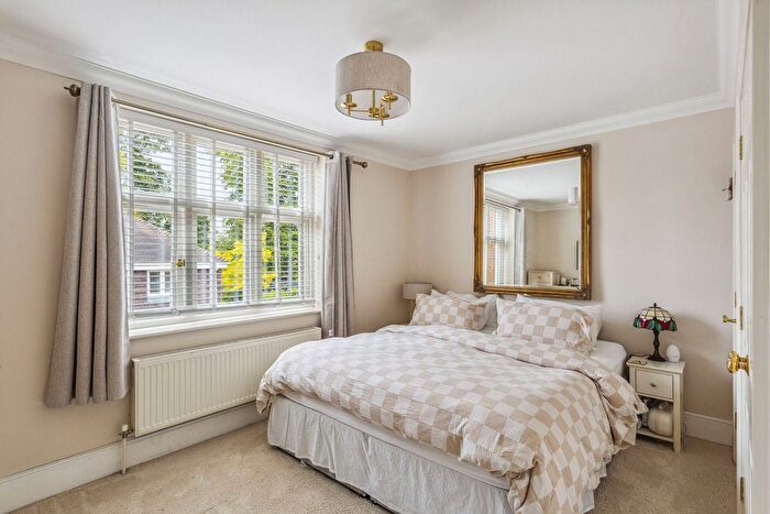2 Bedroom Flat For Sale In College Road, Epsom, KT17