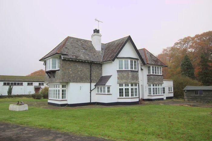 4 Bedroom Detached House To Rent In Wilmerhatch Lane, Epsom, KT18