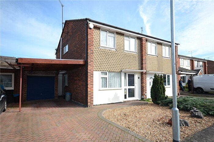 3 Bedroom Semi-Detached House For Sale In Chatsworth Avenue, Winnersh, Wokingham, RG41