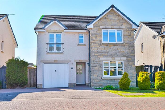 4 Bedroom Detached House For Sale In Maple Gate, Lanark, ML11