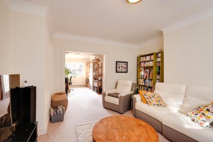 2 Bedroom Flat To Rent In Tudor Close, Hampstead, NW3