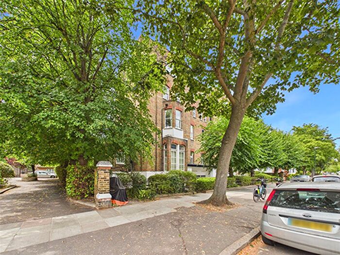 1 Bedroom Flat To Rent In Georgina Court, East Twickenham, TW1
