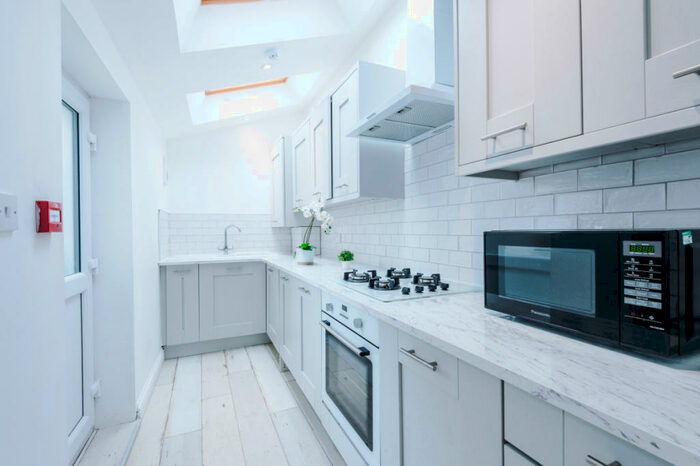 5 Bedroom Property To Rent In Gladstone Terrace, Lancaster, LA1