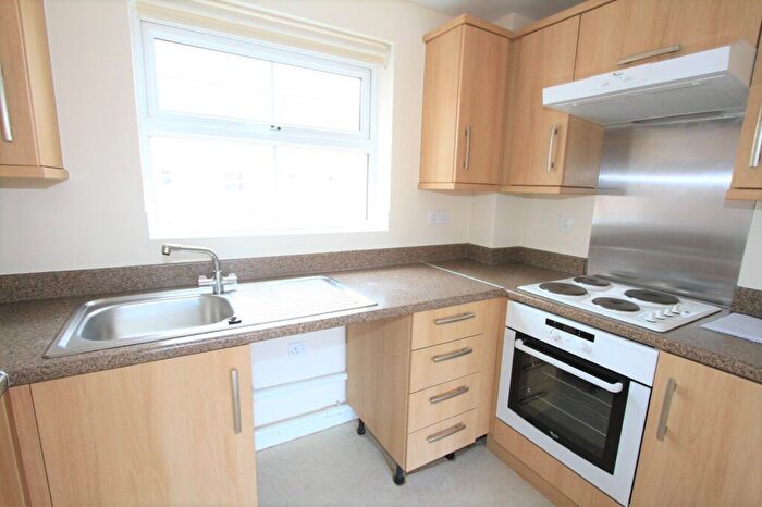 2 Bedroom Flat To Rent In Alma Road, Banbury, Oxon, OX16