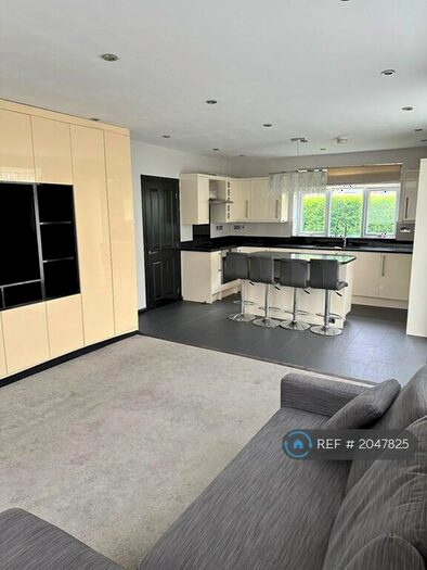 2 Bedroom Flat To Rent In Hazon Way, Epsom, KT19