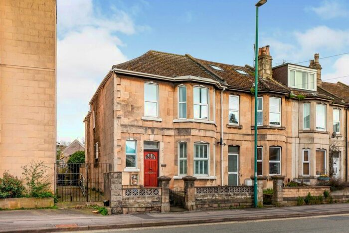 3 Bedroom Apartment To Rent In Lower Bristol Road, Bath, BA2