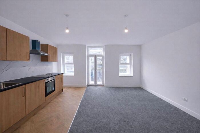 2 Bedroom Flat For Sale In Commercial Street, Newport, NP20