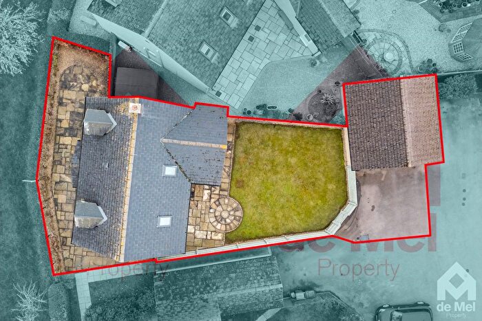 6 Bedroom Detached House For Sale In Butterfield Court, Bishops Cleeve, Cheltenham, GL52