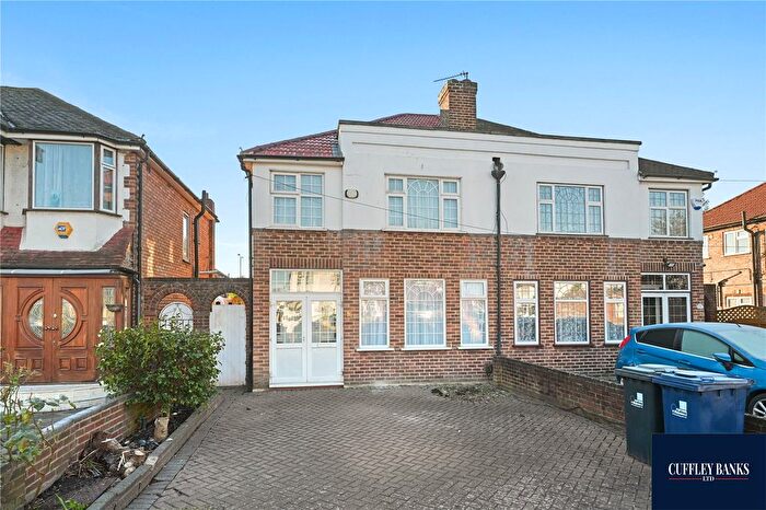 3 Bedroom Semi Detached House To Rent In Barmouth Avenue, Perivale, UB6