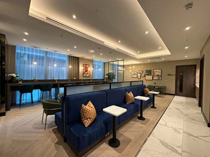 2 Bedroom Flat To Rent In Eden Grove, Staines, TW18