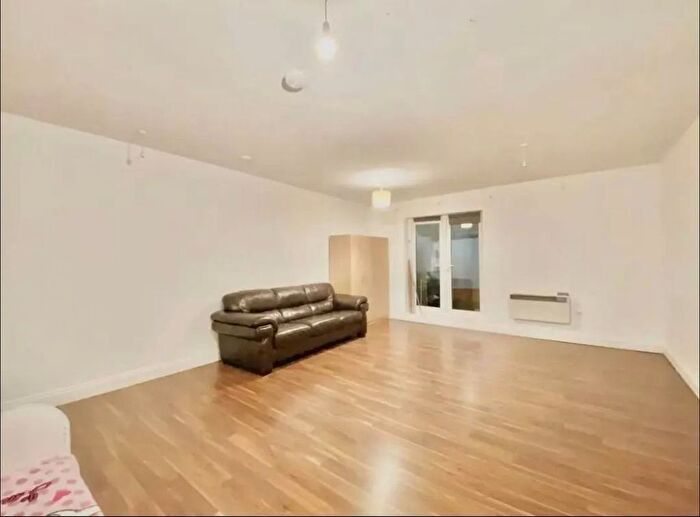 1 Bedroom Studio To Rent In Lower Road, Sutton, SM1