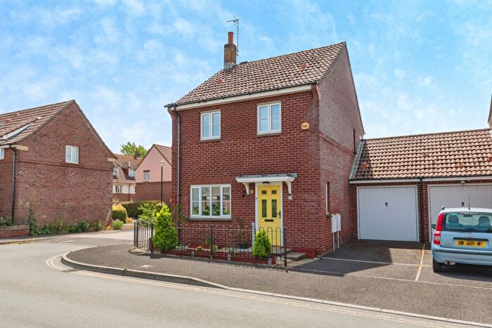 3 Bedroom Detached House For Sale In Trinity Way, Minehead, TA24