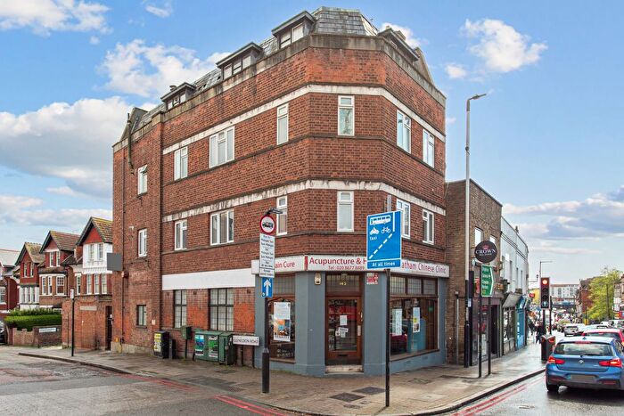 2 Bedroom Flat For Sale In Streatham High Road, London, SW16