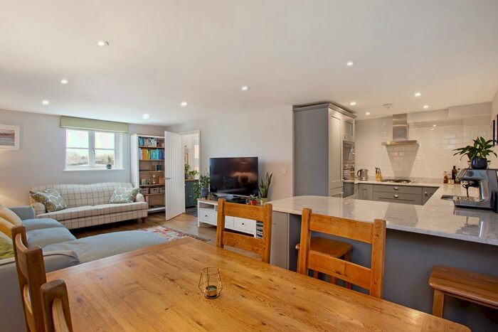 2 Bedroom Terraced House For Sale In Church Street, Sevenoaks, TN15