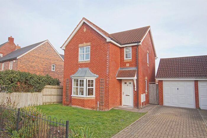 3 Bedroom Detached House To Rent In Morecroft Drive, Chase Meadow, CV34