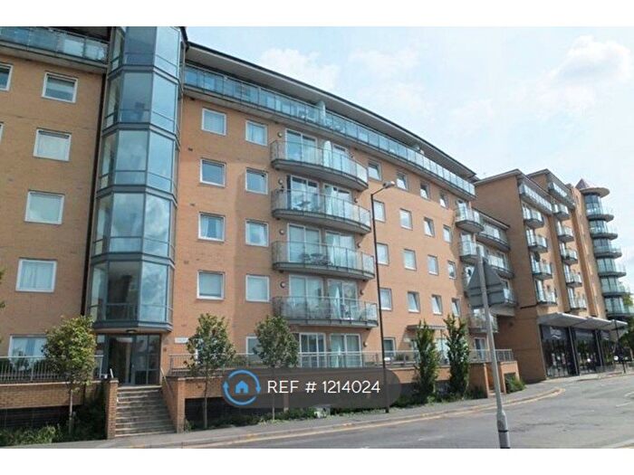 1 Bedroom Flat To Rent In Berberis House, Feltham, TW13