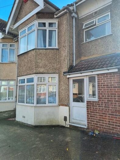 5 Bedroom Semi-Detached House To Rent In Blenheim Gardens, Southampton SO17