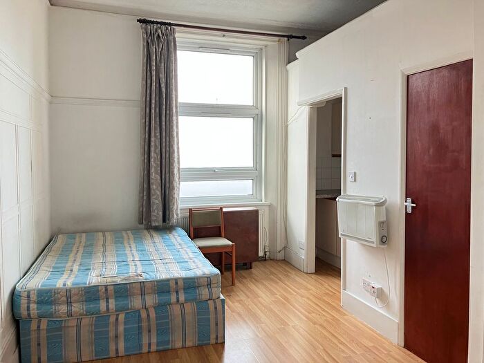 Studio To Rent In Pownall Gardens, Hounslow, TW3