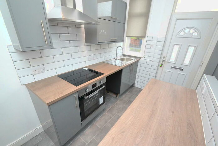 2 Bedroom End Of Terrace House To Rent In Pasture Mount, Armley, LS12