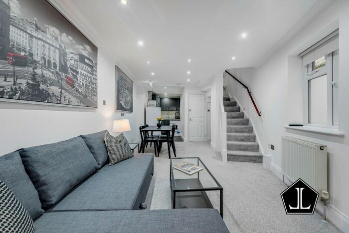 2 Bedroom Flat To Rent In Bell Street, London, NW1