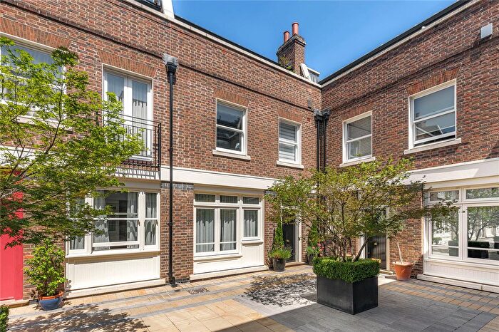 3 Bedroom Mews For Sale In St. Michael's Mews, Belgravia, London, SW1W